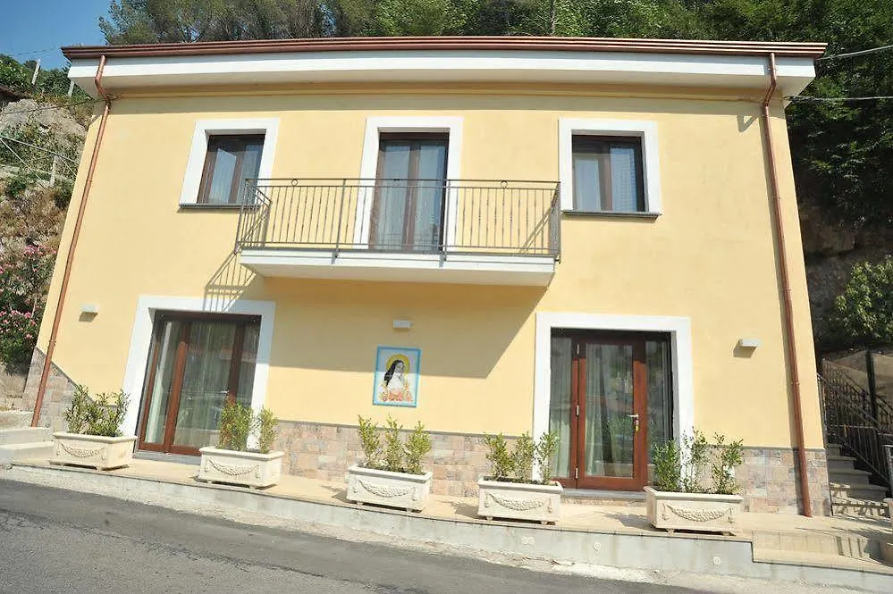 ** Hotel Holiday House Santa Rita Minori Italy