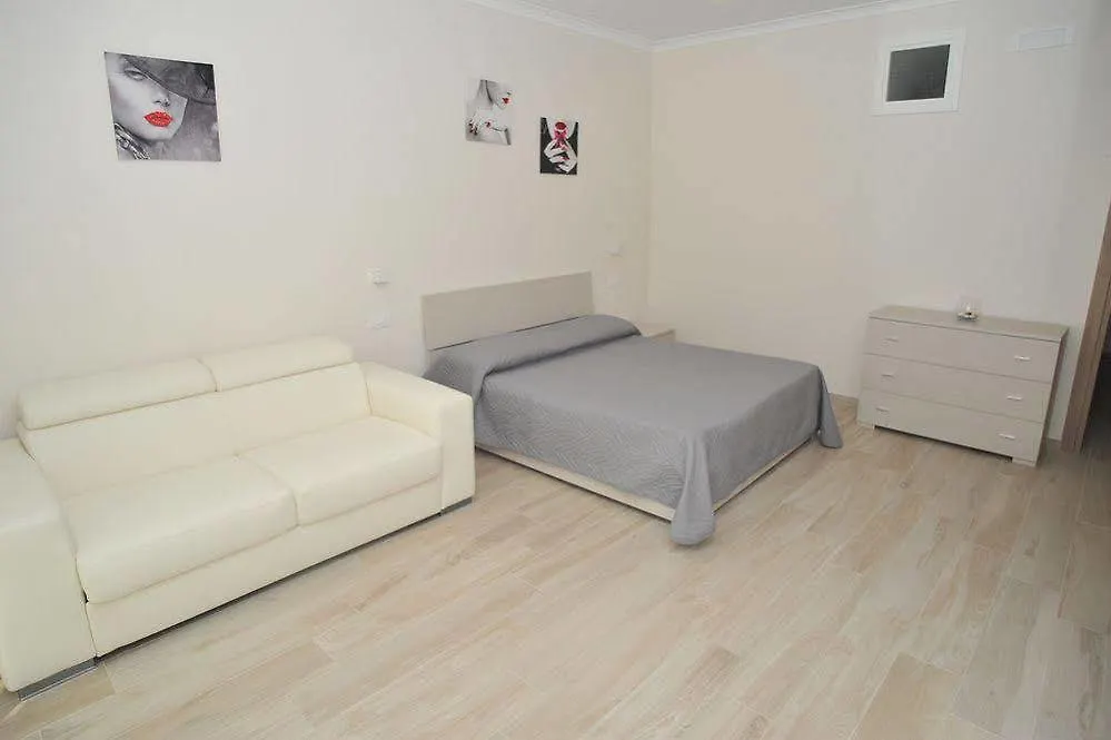 Holiday House Santa Rita Minori Hotel