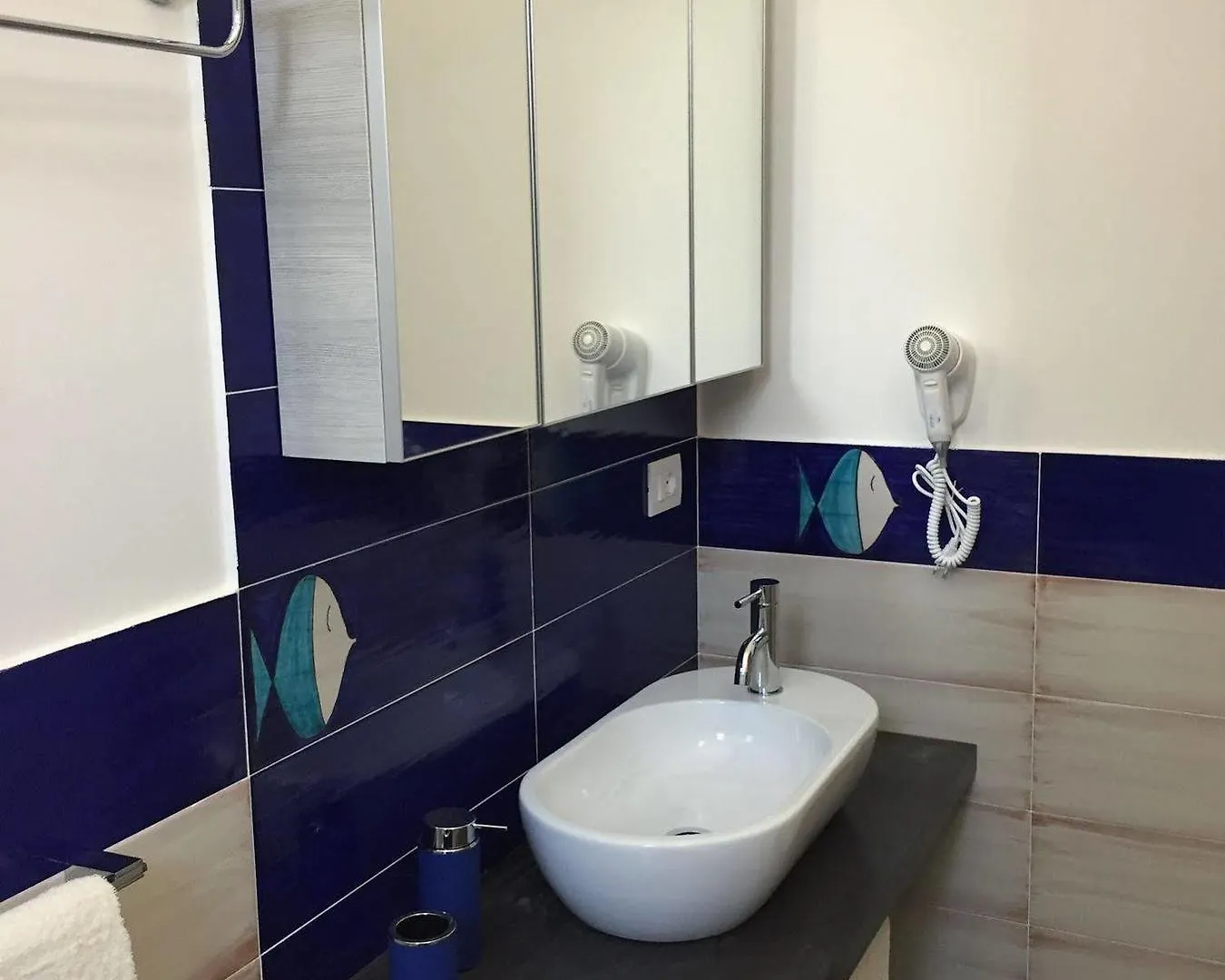 Holiday House Santa Rita Minori Hotel
